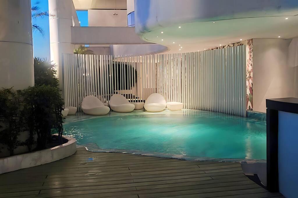 Aveline Suites Elite Rockwell View Acqua Private Residences Near Rockwell Makati มะนิลา ภายนอก รูปภาพ