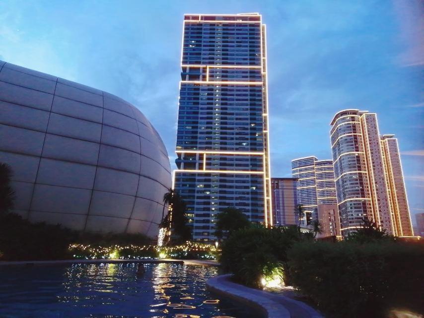Aveline Suites Elite Rockwell View Acqua Private Residences Near Rockwell Makati มะนิลา ภายนอก รูปภาพ